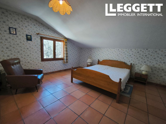 Image No.9-5 Bed House for sale