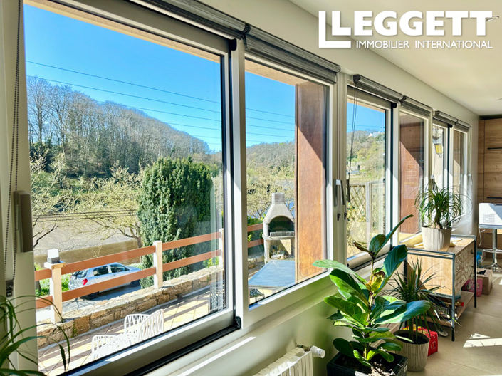 Image No.9-8 Bed House for sale