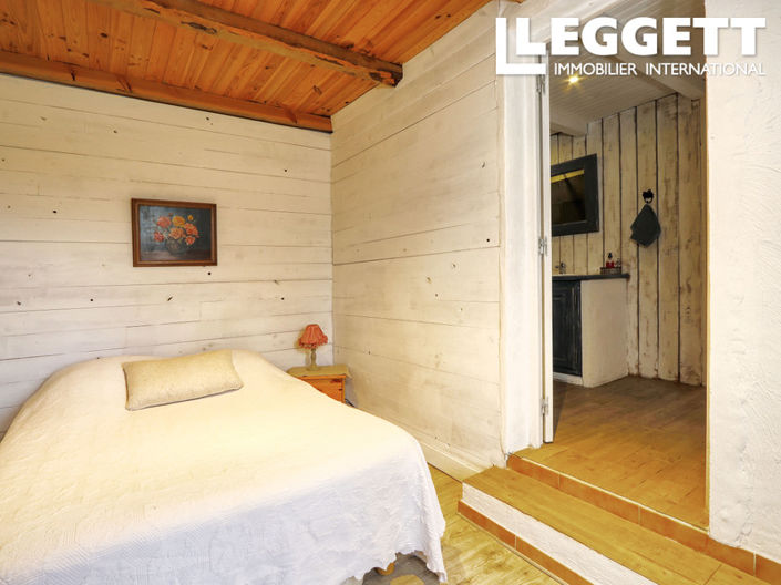 Image No.6-7 Bed House for sale