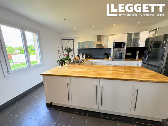 Image No.2-5 Bed House for sale