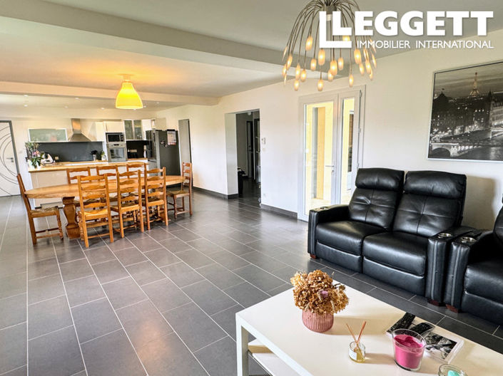 Image No.3-5 Bed House for sale