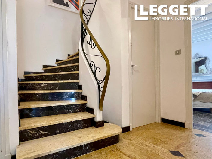 Image No.7-6 Bed House for sale