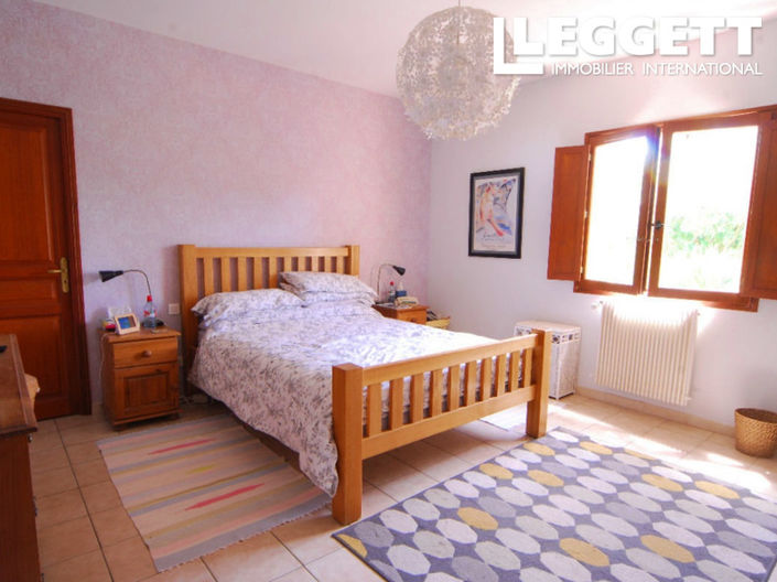 Image No.6-4 Bed House for sale
