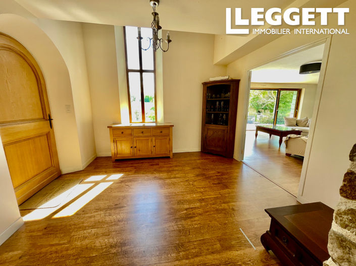 Image No.4-6 Bed House for sale