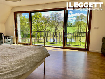 ahr0chm6ly9jzg4uagvzdglhlmltbw8vaw1hz2uvvevom