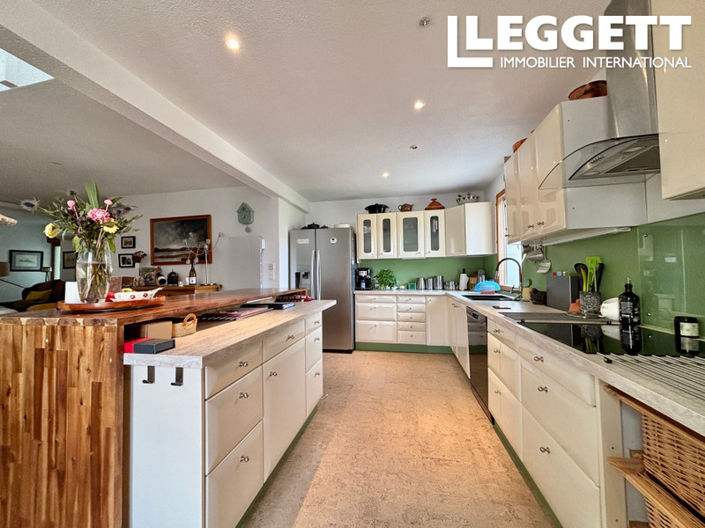 Image No.8-3 Bed House for sale