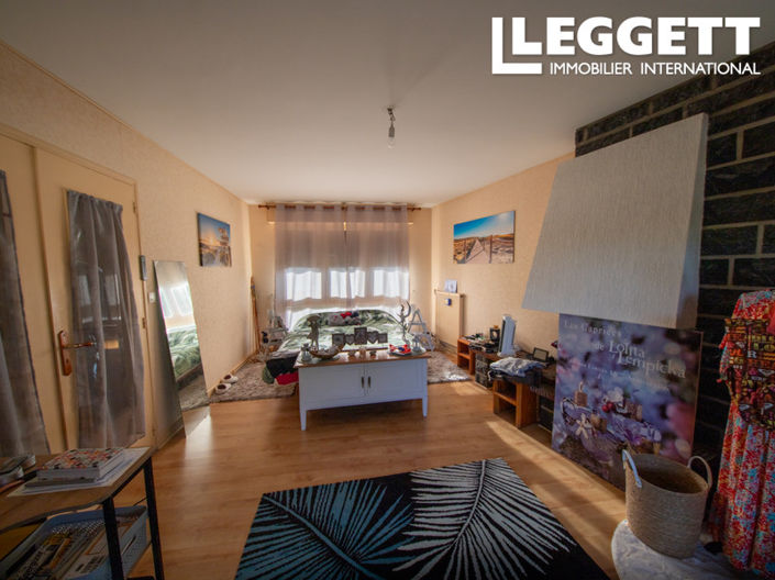 Image No.6-6 Bed House for sale