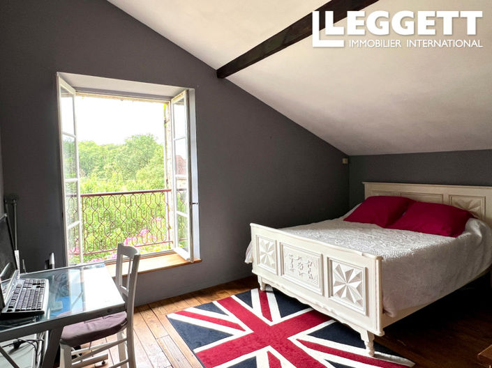 Image No.7-9 Bed House for sale