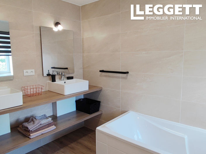 Image No.6-3 Bed House for sale