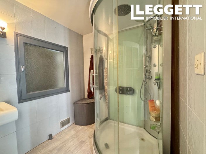 Image No.8-3 Bed House for sale