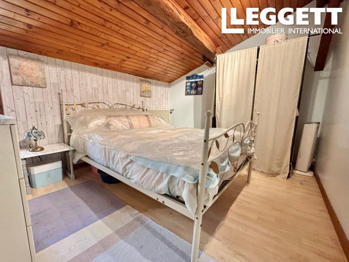 Image No.9-3 Bed House for sale