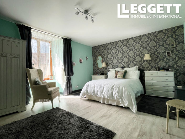 Image No.4-4 Bed House for sale