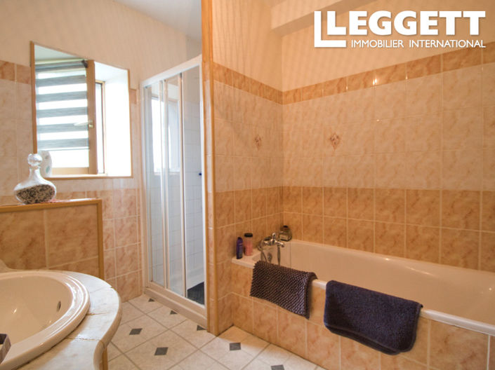 Image No.8-3 Bed House for sale