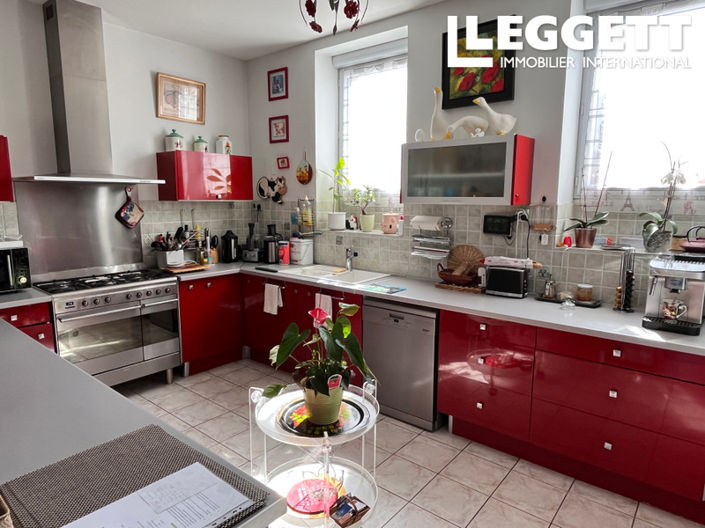 Image No.5-6 Bed House for sale