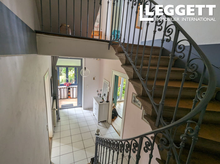 Image No.6-6 Bed House for sale