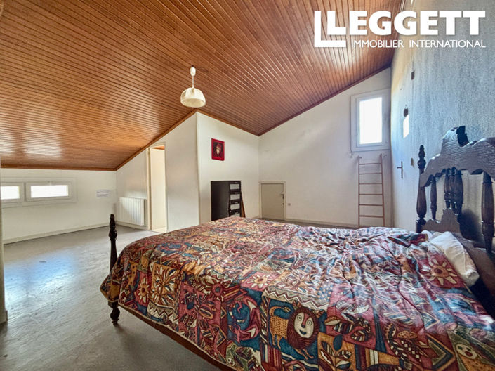 Image No.8-4 Bed House for sale