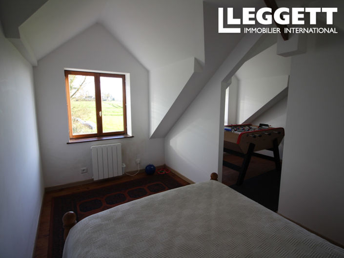 Image No.8-4 Bed House for sale