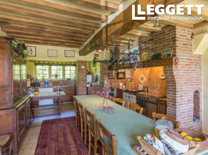 Image No.7-7 Bed House for sale