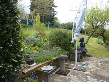 ahr0chm6ly9jzg4uagvzdglhlmltbw8vaw1hz2uvvevom