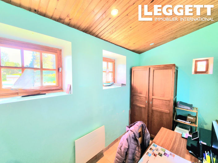 Image No.6-4 Bed House for sale