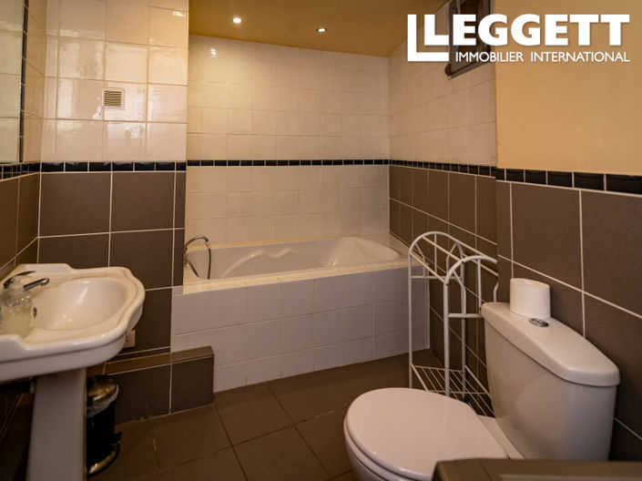 Image No.9-14 Bed Commercial for sale