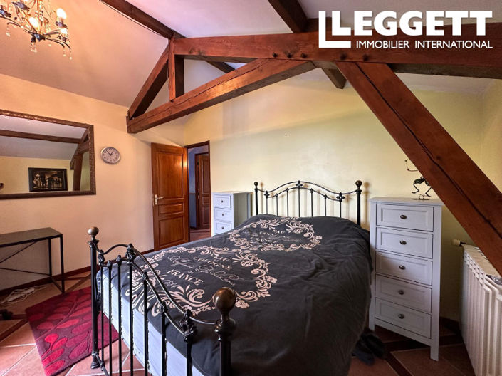 Image No.10-4 Bed House for sale