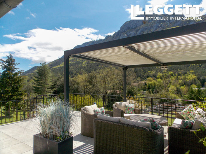 Image No.3-5 Bed House for sale