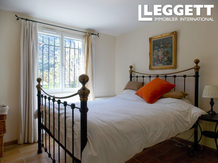 Image No.6-5 Bed House for sale