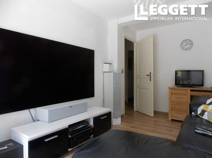 Image No.7-5 Bed House for sale