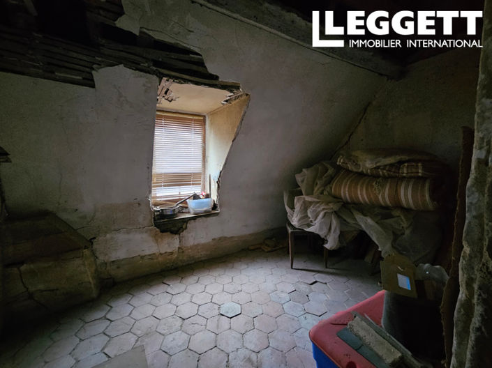 Image No.10-3 Bed House for sale