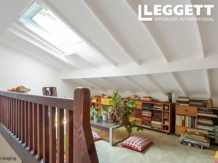 Image No.9-5 Bed House for sale