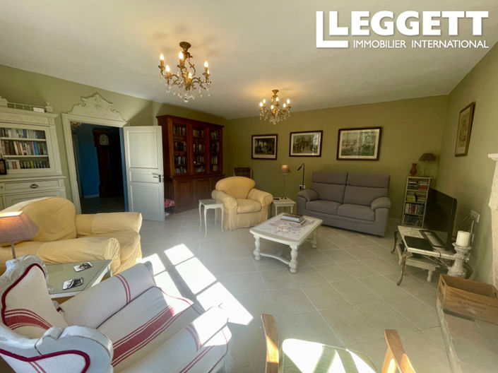 Image No.4-7 Bed House for sale