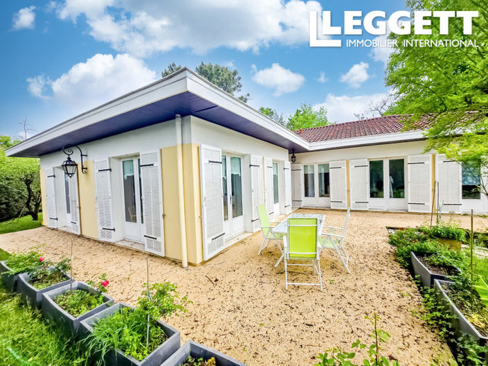 Image No.2-6 Bed House for sale