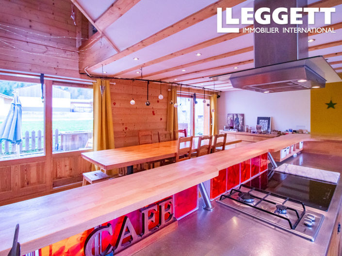 Image No.3-10 Bed House for sale