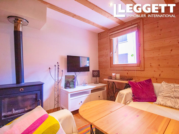 Image No.5-10 Bed House for sale