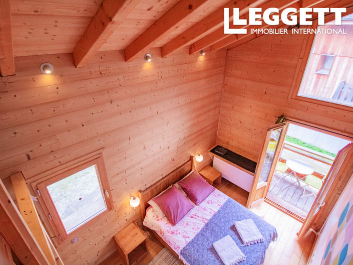 Image No.6-10 Bed House for sale