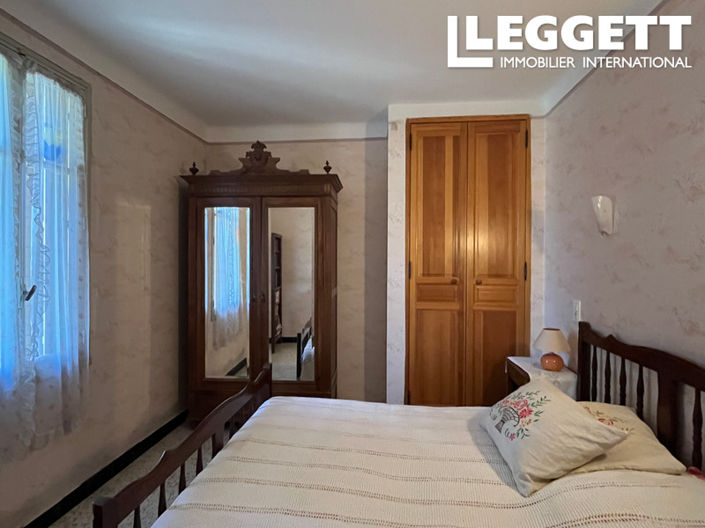 Image No.6-6 Bed House for sale