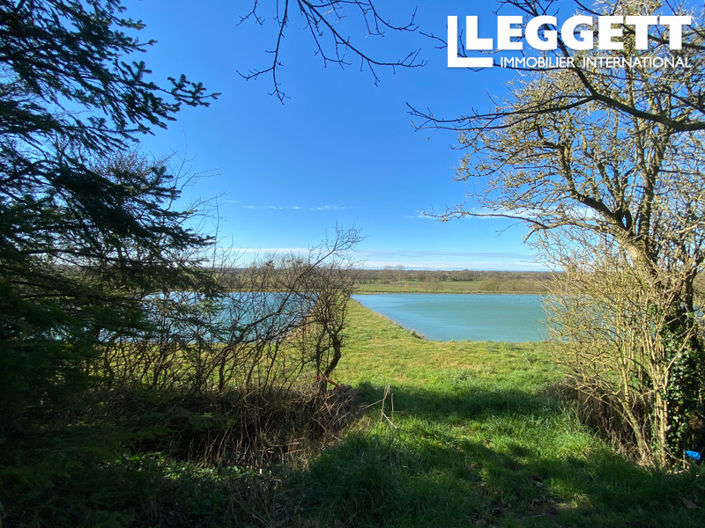 Image No.10-19 Bed Commercial for sale