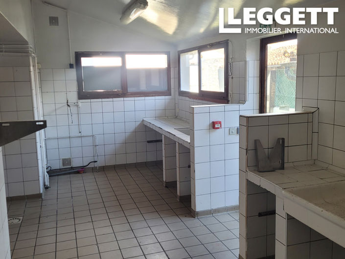 Image No.6-10 Bed House for sale