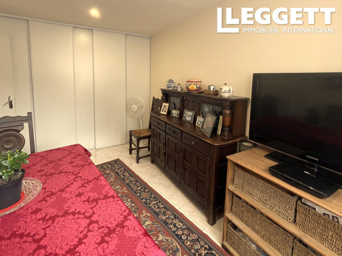 Image No.8-2 Bed House for sale