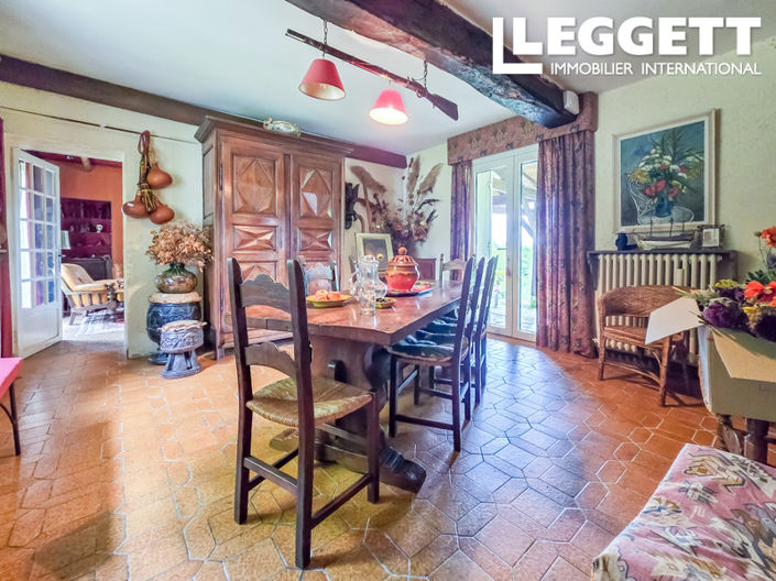 Image No.7-6 Bed House for sale