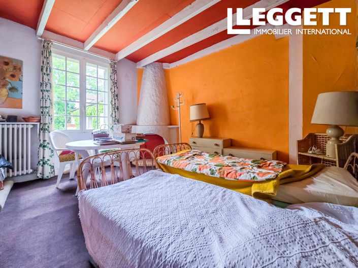 Image No.8-6 Bed House for sale