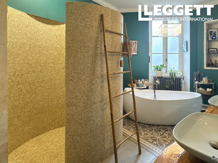 Image No.6-7 Bed House for sale