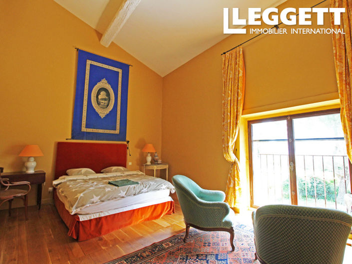 Image No.6-15 Bed House for sale