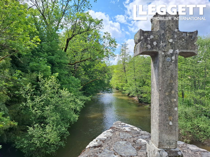 Image No.10-6 Bed House for sale