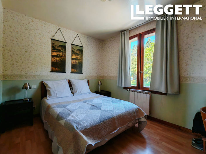 Image No.8-8 Bed Commercial for sale