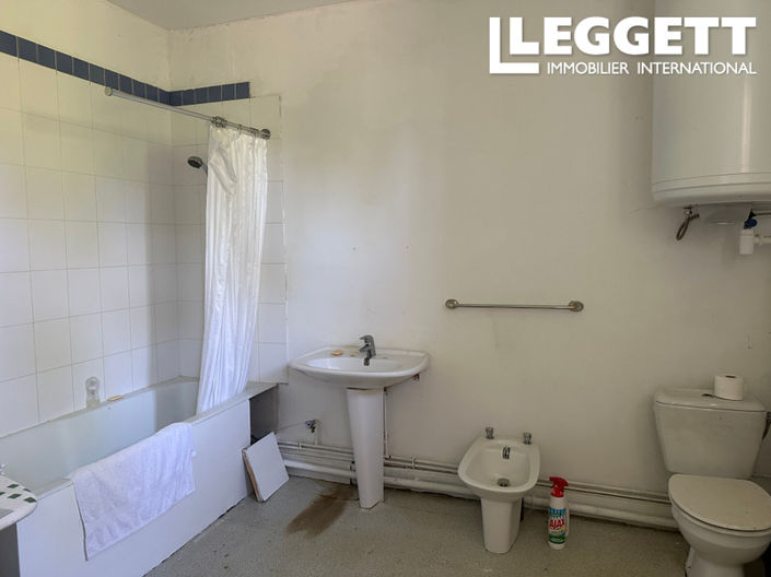 Image No.10-3 Bed House for sale