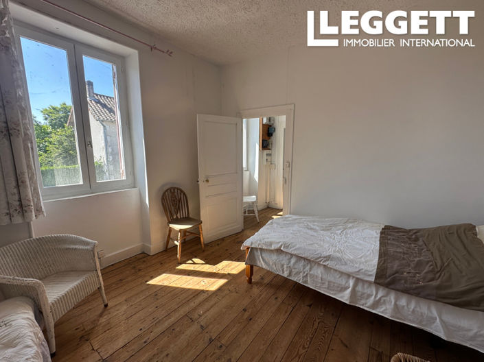 Image No.8-3 Bed House for sale