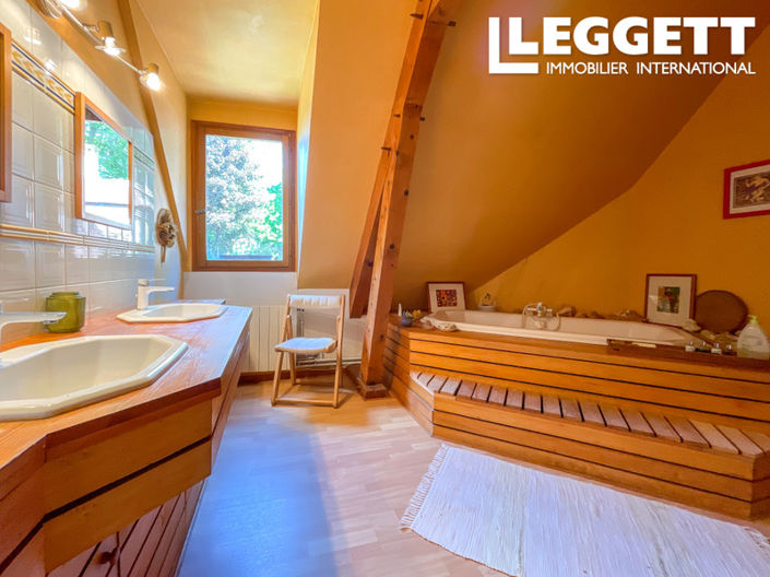 Image No.10-4 Bed House for sale