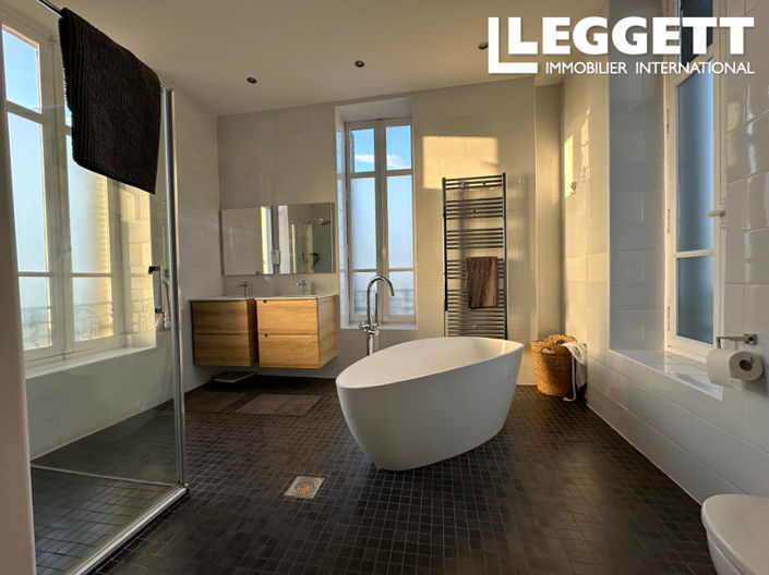 Image No.8-8 Bed Chateaux for sale